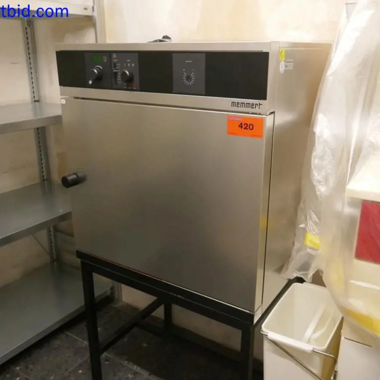 Armario calefactor Memmert BE500