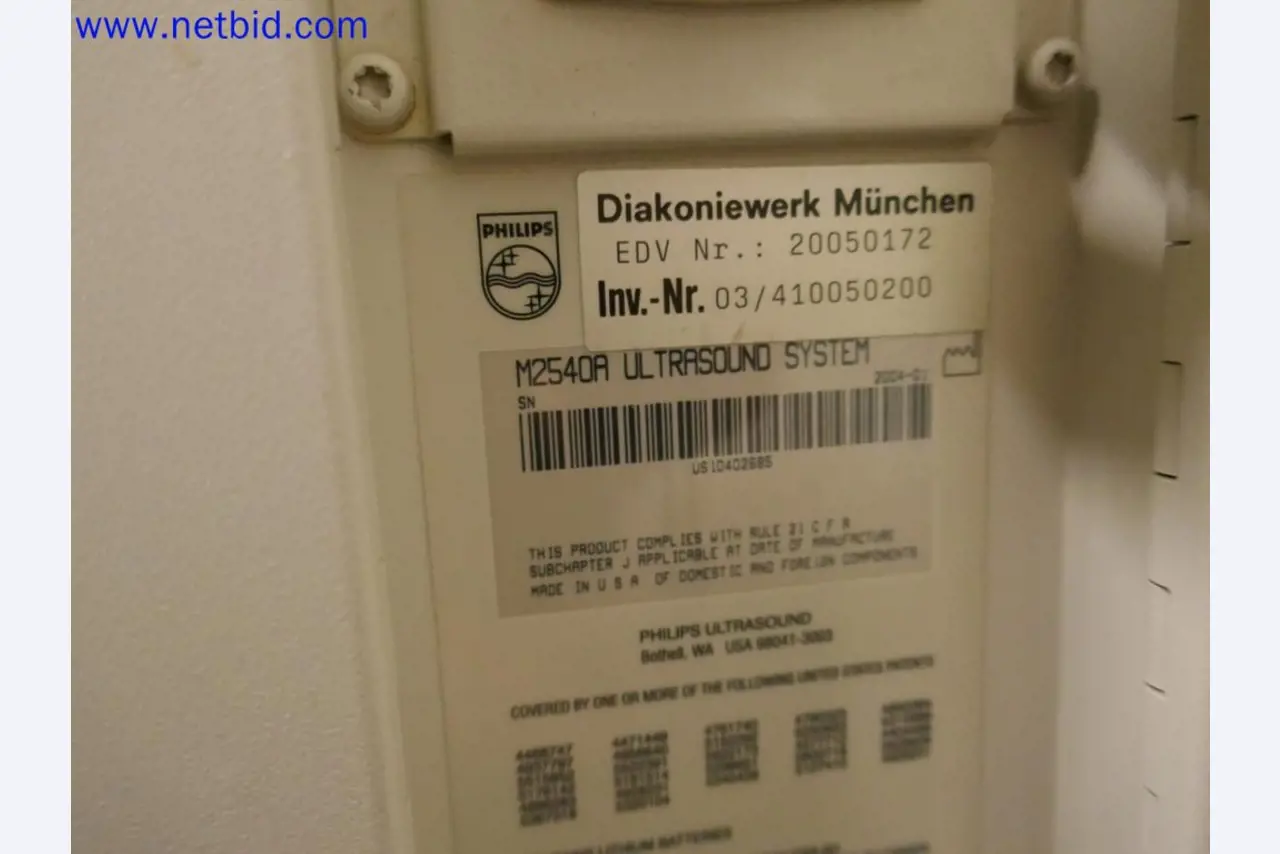 Medizinisch technische Geräte, Einrichtung und Mobiliar eines Krankenhauses-7