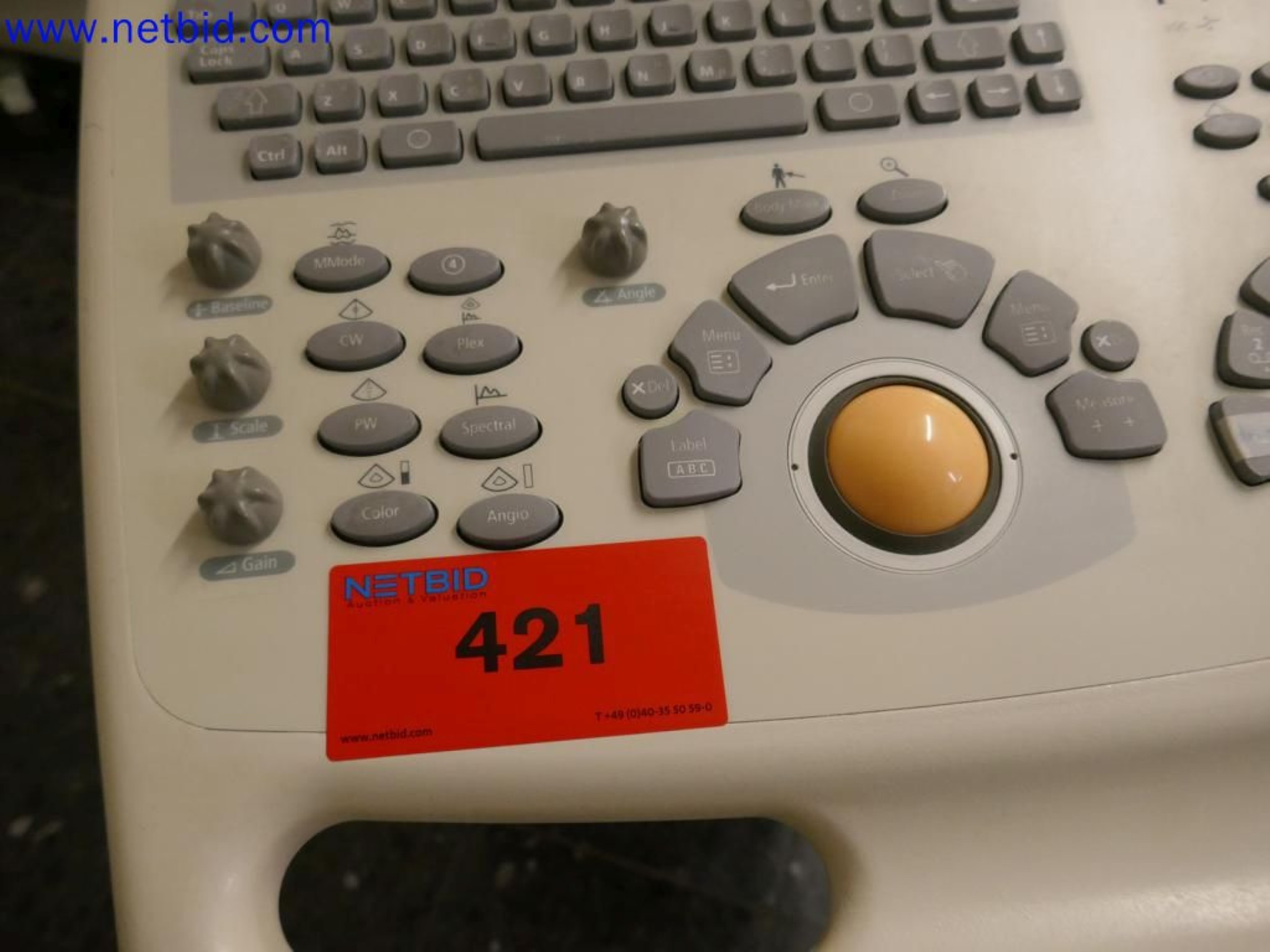 Medyczne urządzenia techniczne, wyposażenie i meble szpitalne-9