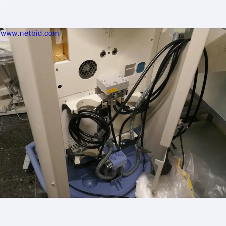 Medizinisch technische Geräte, Einrichtung und Mobiliar eines Krankenhauses-4