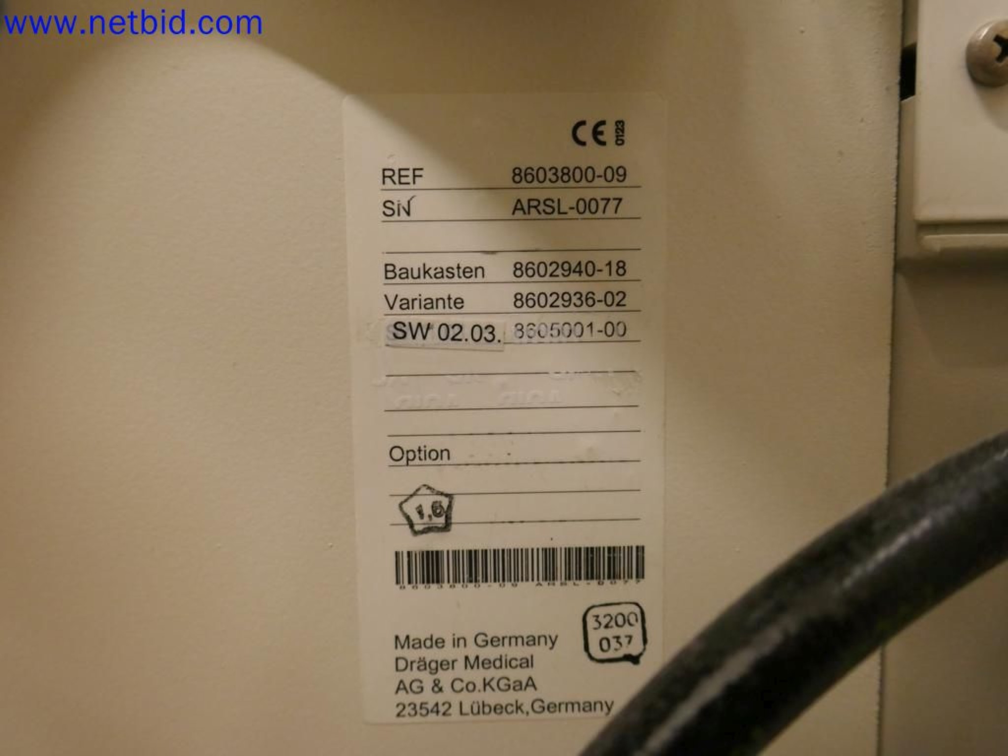 Medyczne urządzenia techniczne, wyposażenie i meble szpitalne-6