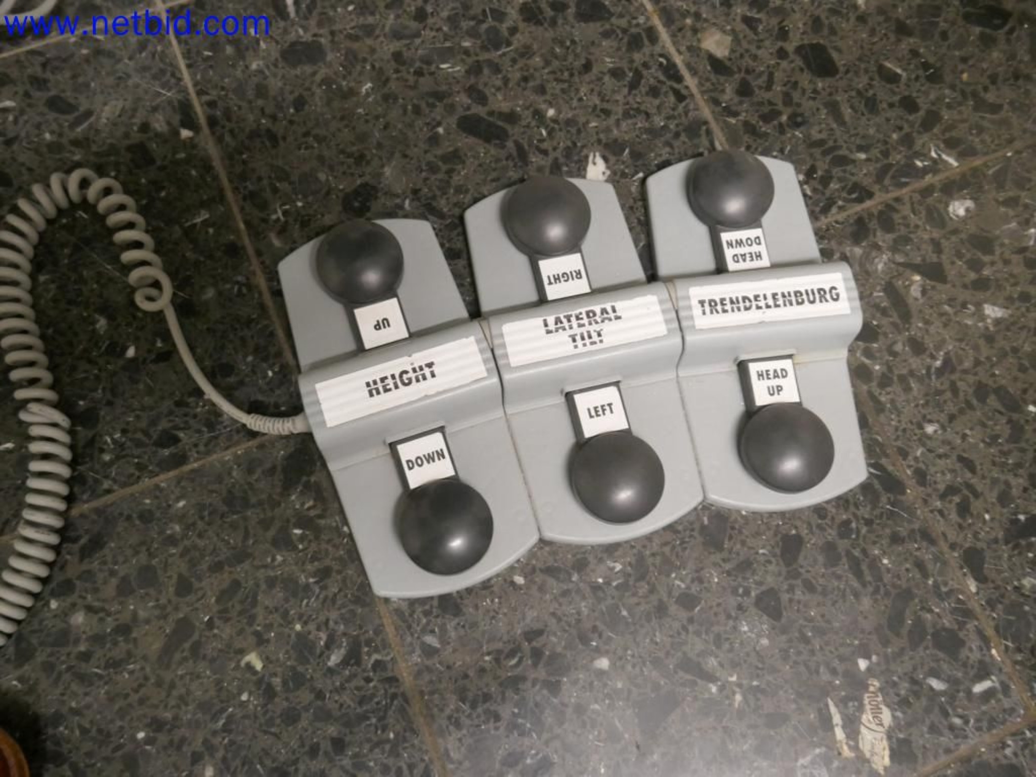 Appareils techniques médicaux, aménagement et mobilier d'un hôpital-5