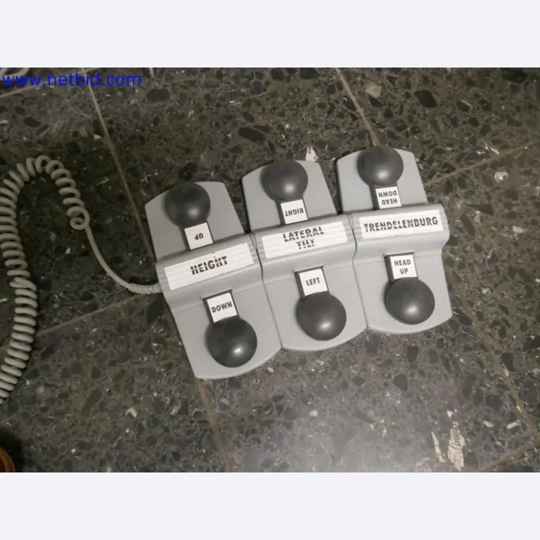 Appareils techniques médicaux, aménagement et mobilier d'un hôpital-5