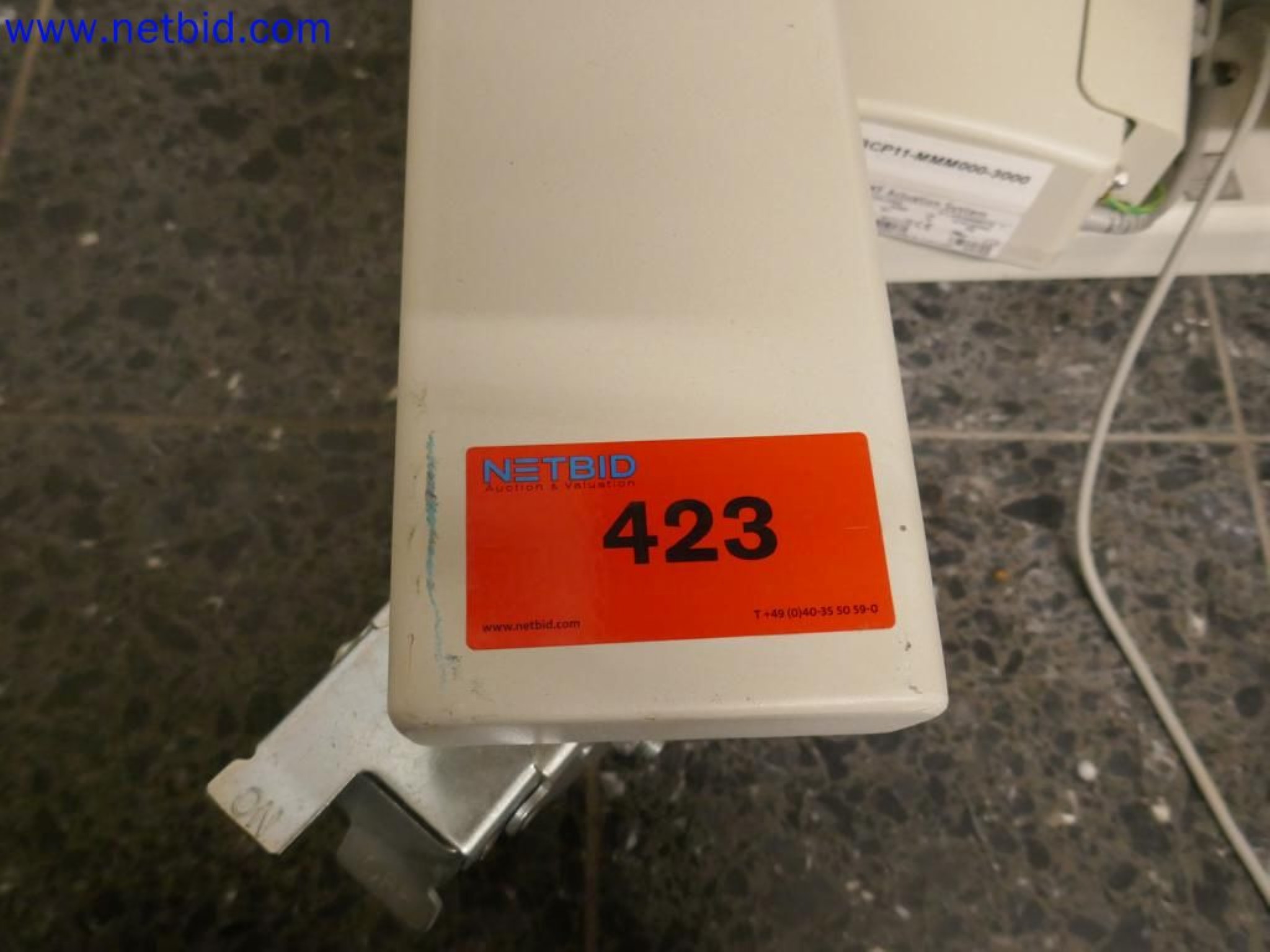 Appareils techniques médicaux, aménagement et mobilier d'un hôpital-7