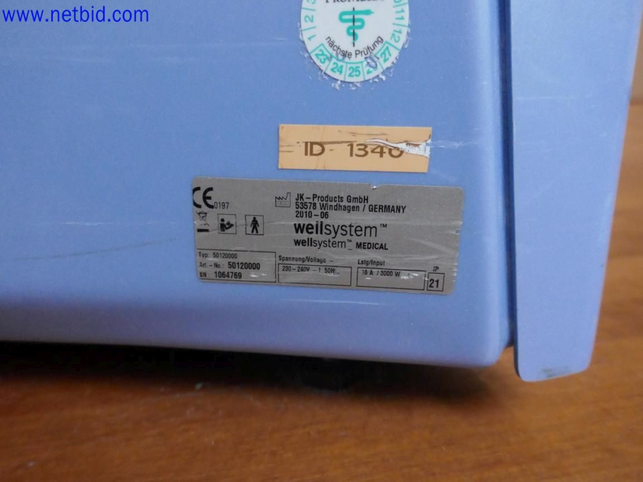 Medyczne urządzenia techniczne, wyposażenie i meble szpitalne-3