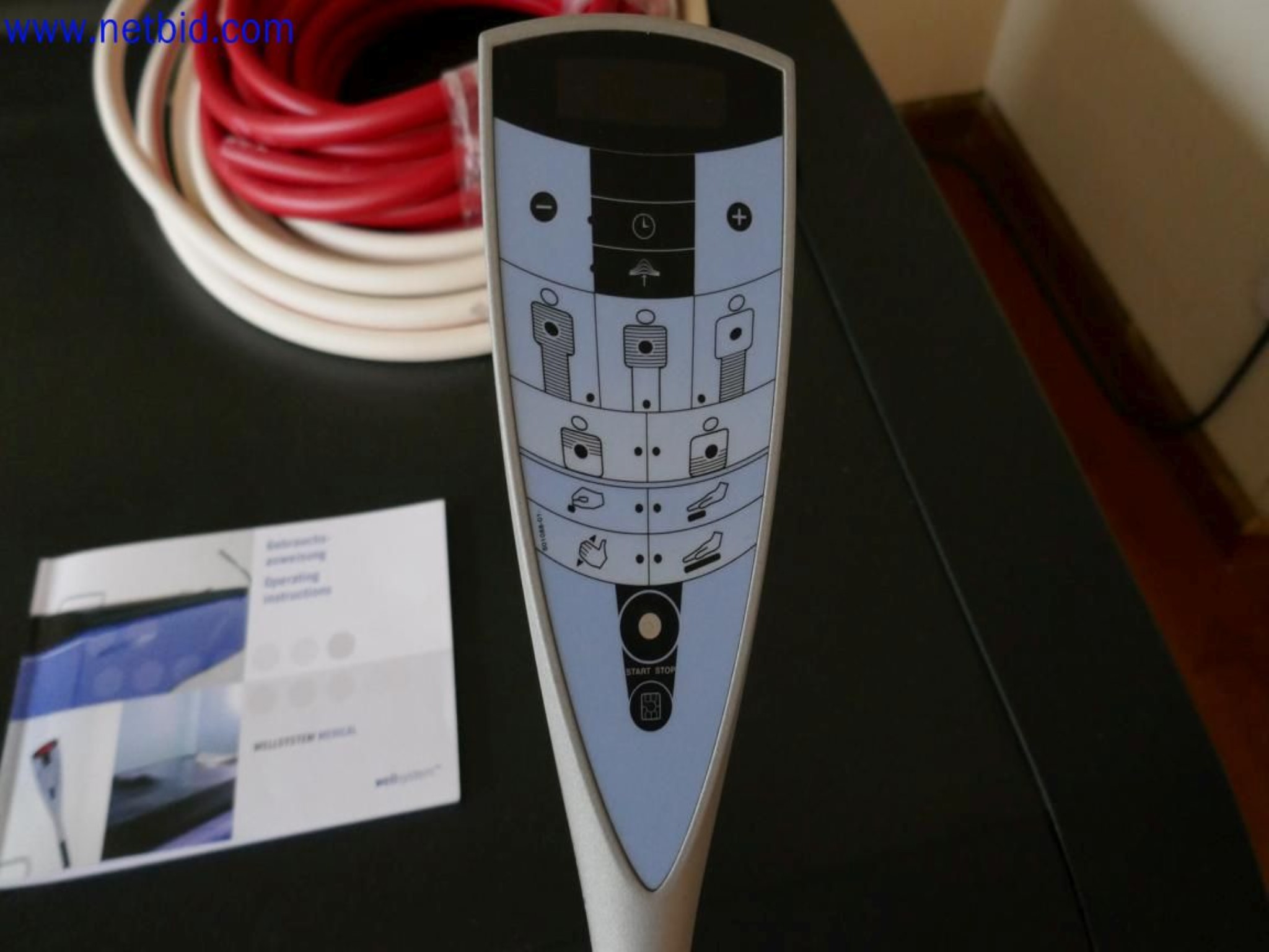 Medyczne urządzenia techniczne, wyposażenie i meble szpitalne-5