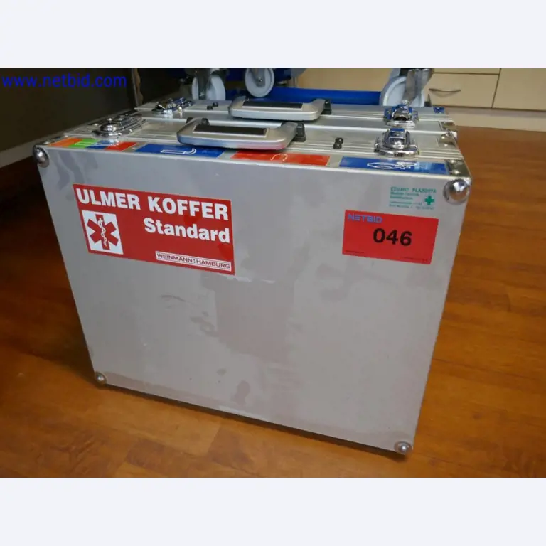 Medyczne urządzenia techniczne, wyposażenie i meble szpitalne-1