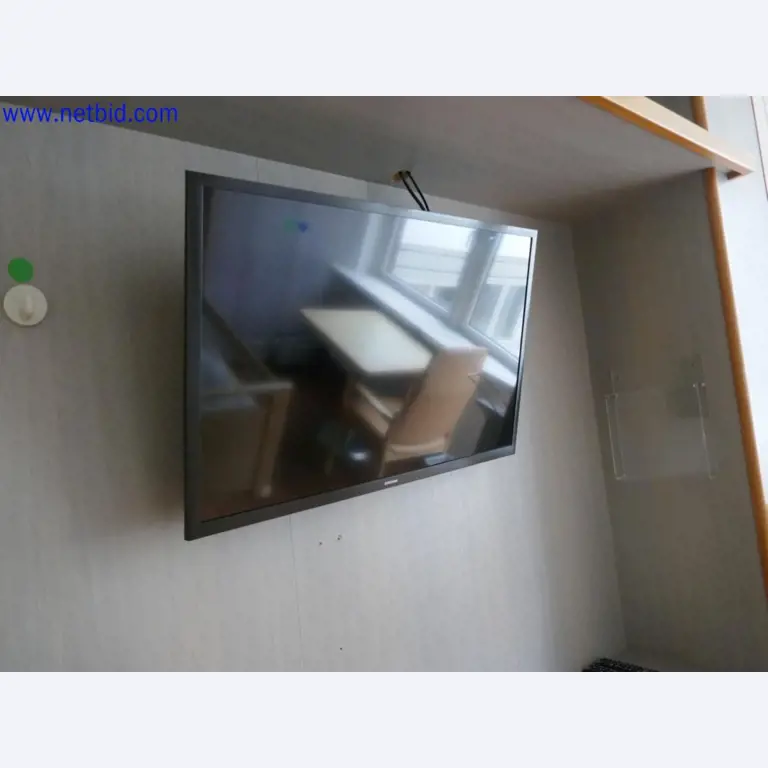 Medizinisch technische Geräte, Einrichtung und Mobiliar eines Krankenhauses-3