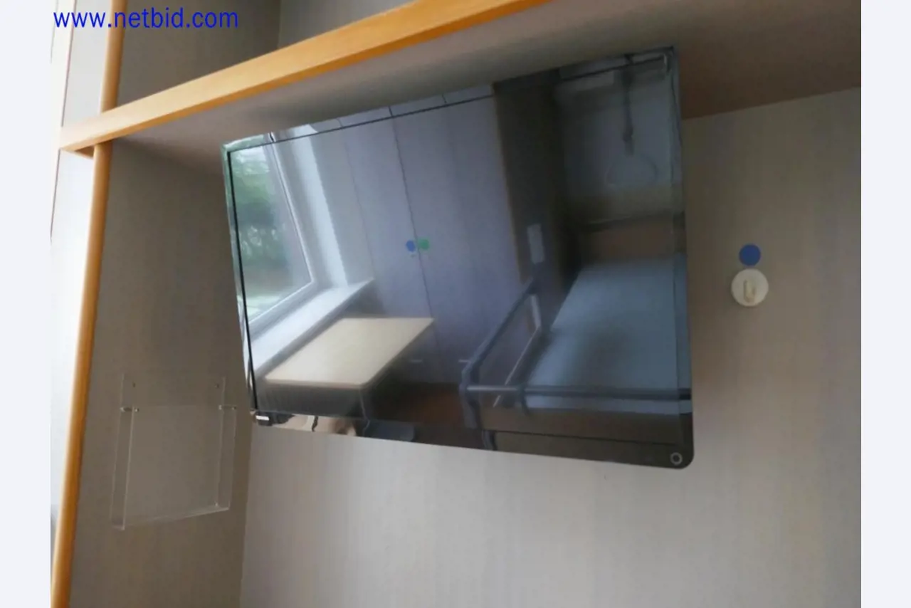 Medizinisch technische Geräte, Einrichtung und Mobiliar eines Krankenhauses-4