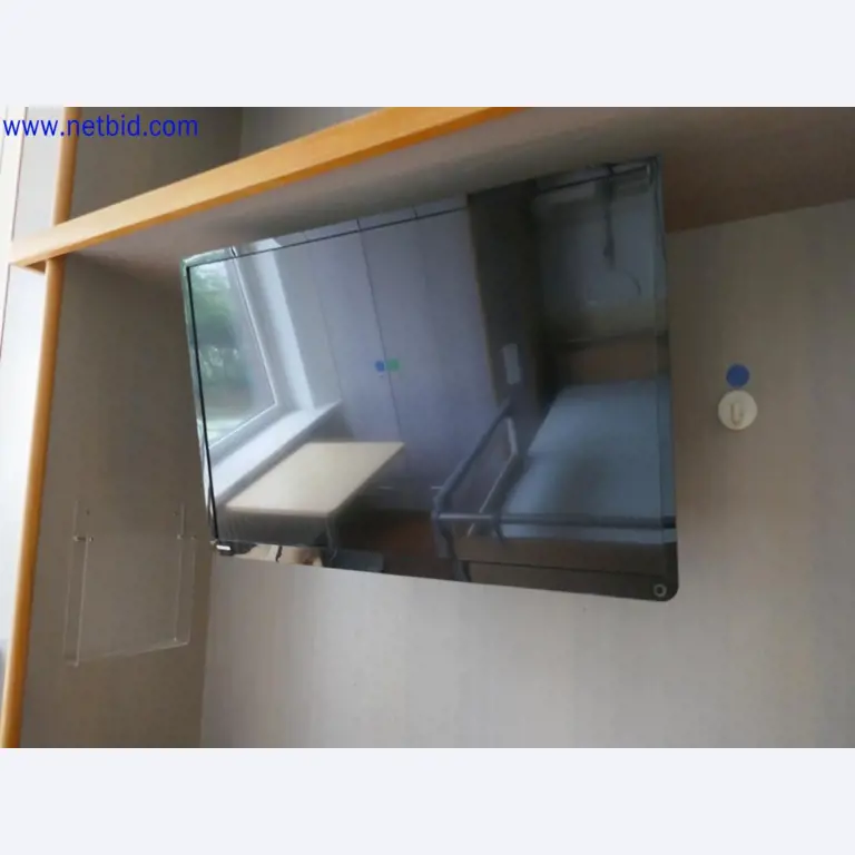 Medizinisch technische Geräte, Einrichtung und Mobiliar eines Krankenhauses-4