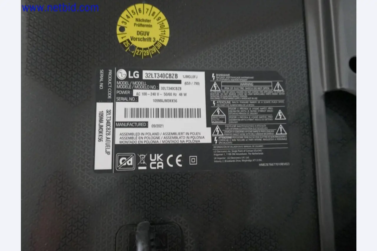 Medizinisch technische Geräte, Einrichtung und Mobiliar eines Krankenhauses-8