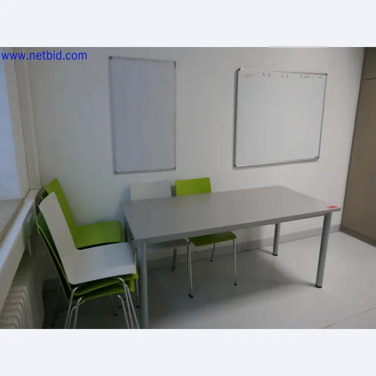 Dispositivos técnicos médicos, equipamento e mobiliário de um hospital-1