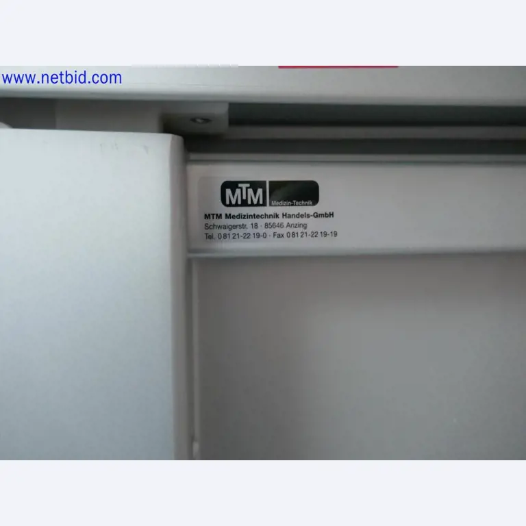 Medizinisch technische Geräte, Einrichtung und Mobiliar eines Krankenhauses-2