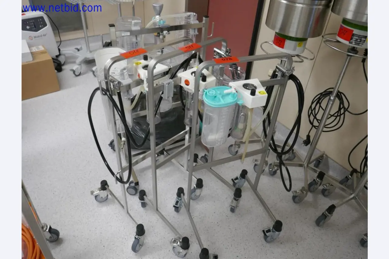 Medyczne urządzenia techniczne, wyposażenie i meble szpitalne-1