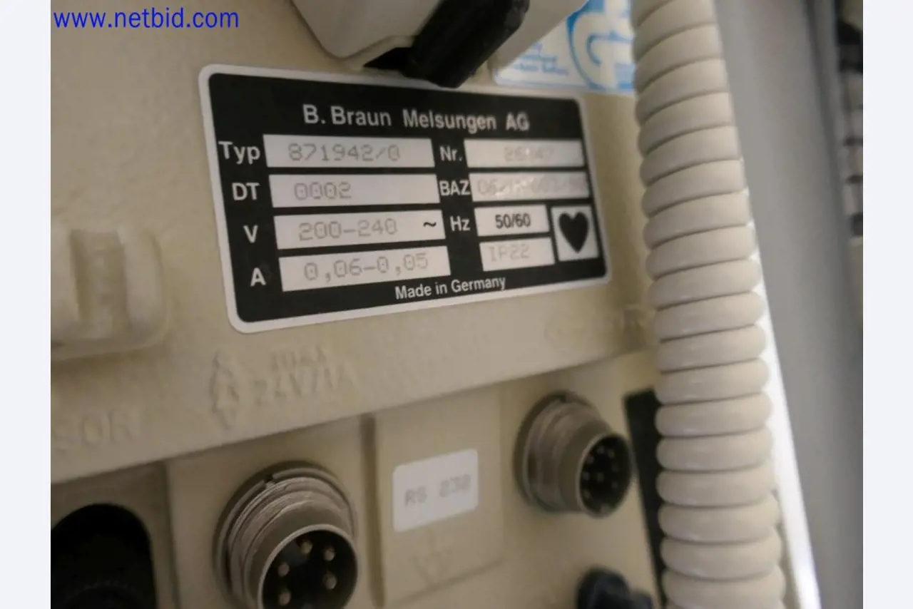 Medyczne urządzenia techniczne, wyposażenie i meble szpitalne-2