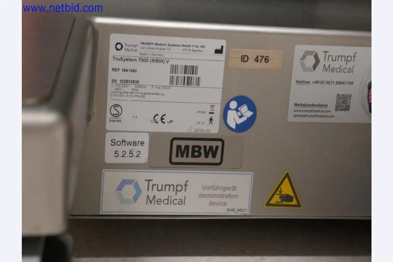 Medizinisch technische Geräte, Einrichtung und Mobiliar eines Krankenhauses-4