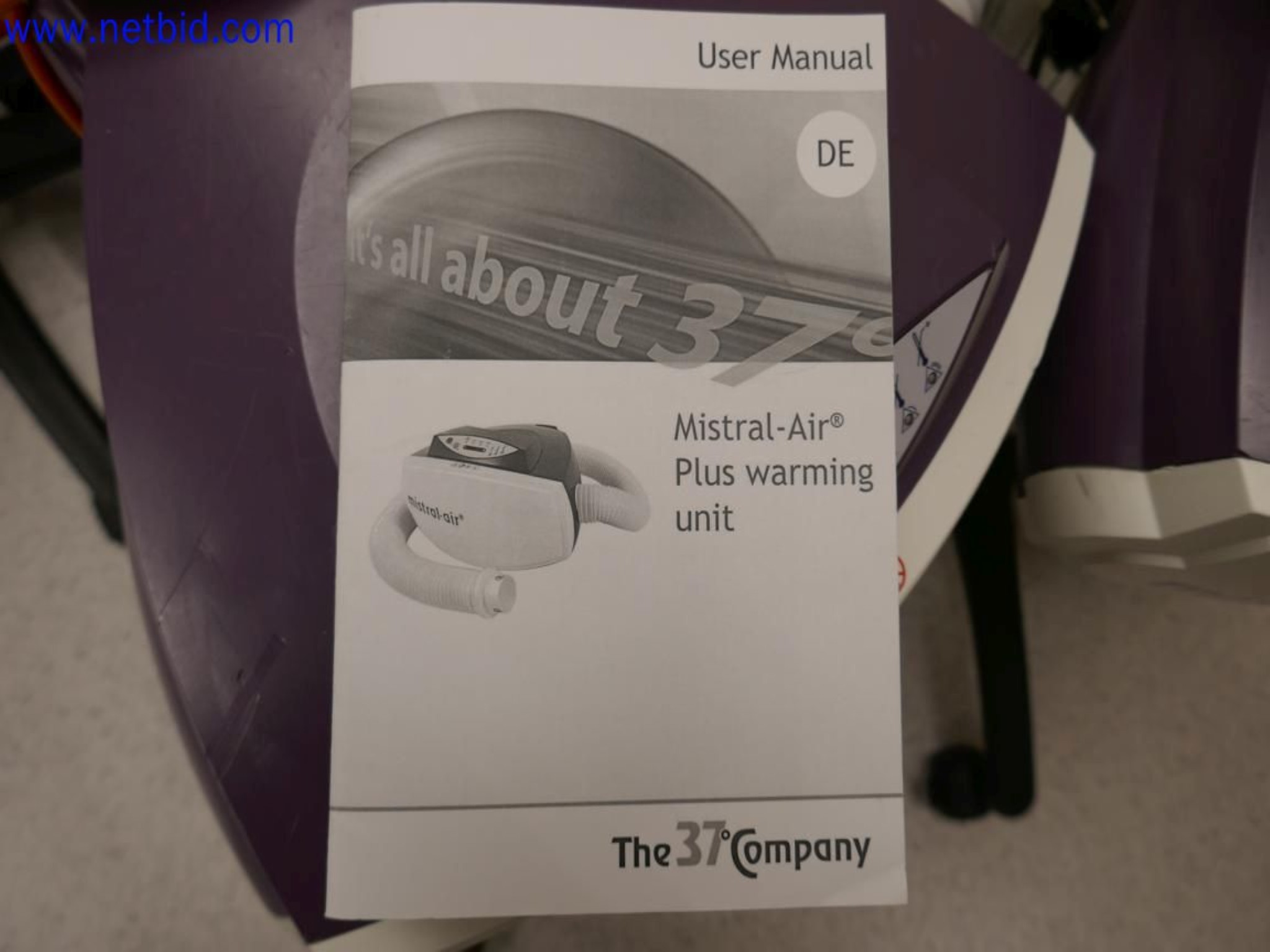 Medyczne urządzenia techniczne, wyposażenie i meble szpitalne-1