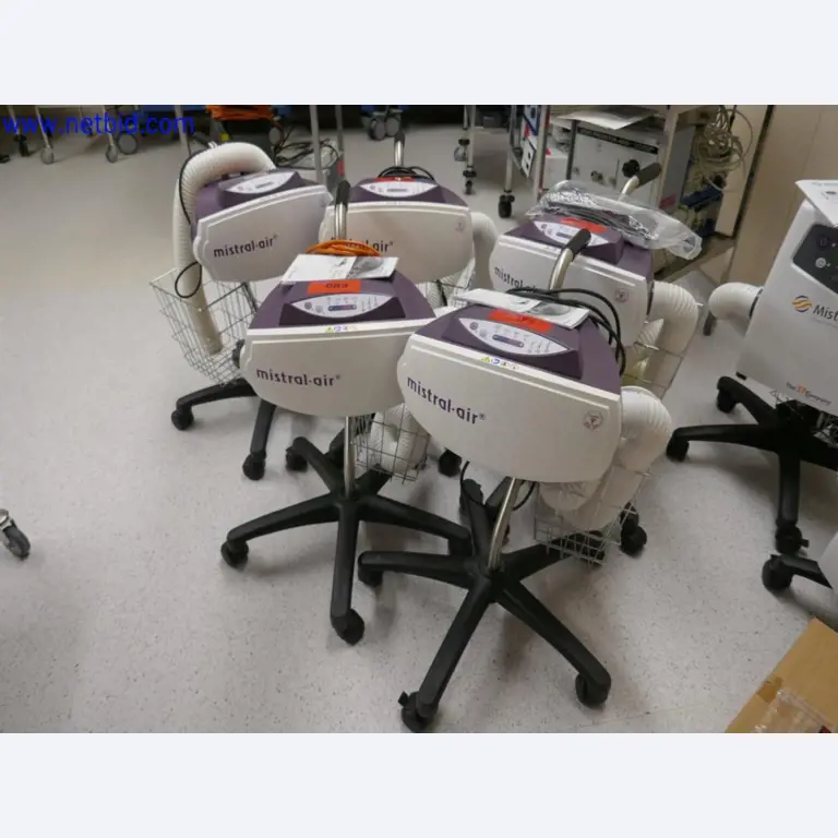 Medyczne urządzenia techniczne, wyposażenie i meble szpitalne-2