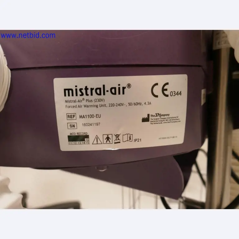 Medyczne urządzenia techniczne, wyposażenie i meble szpitalne-4