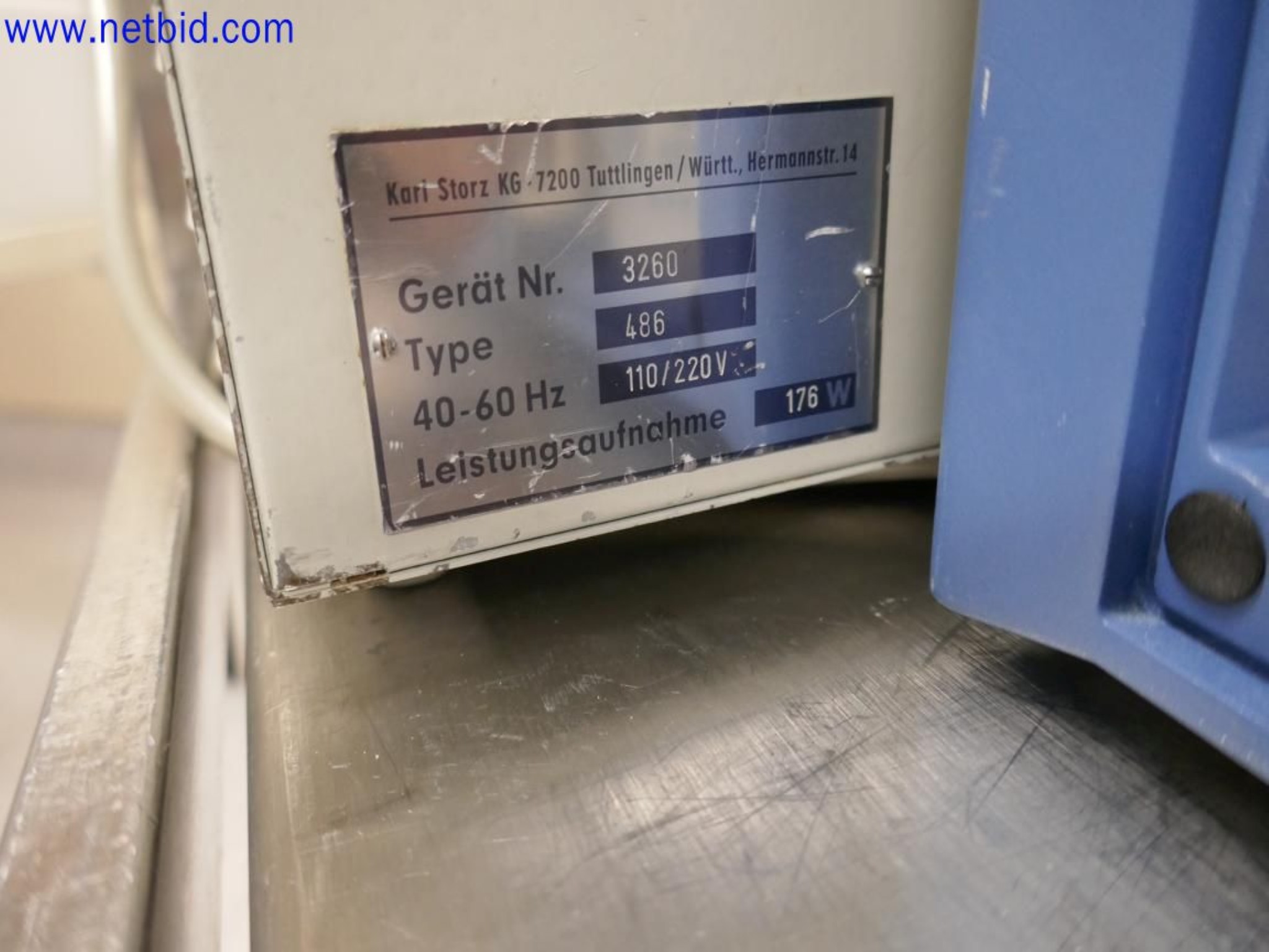 Medyczne urządzenia techniczne, wyposażenie i meble szpitalne-1