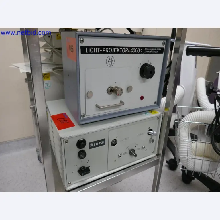 Medyczne urządzenia techniczne, wyposażenie i meble szpitalne-3