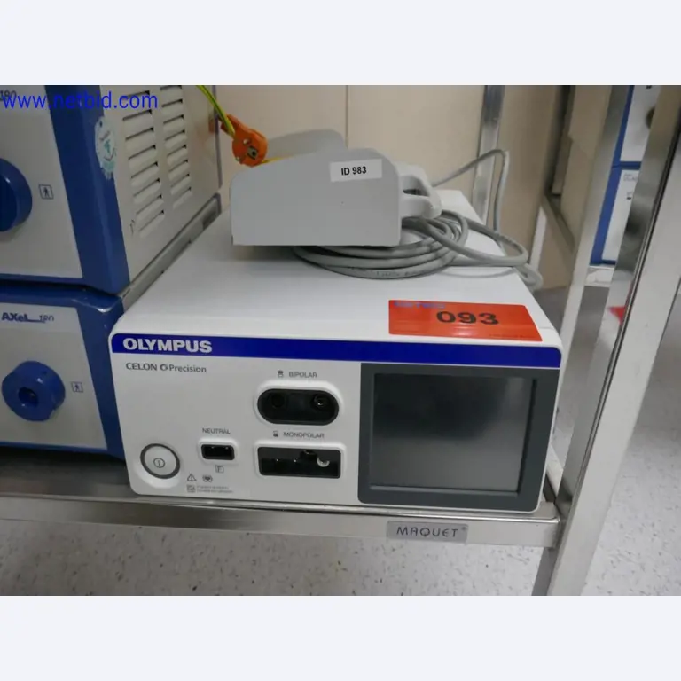 Medizinisch technische Geräte, Einrichtung und Mobiliar eines Krankenhauses-2