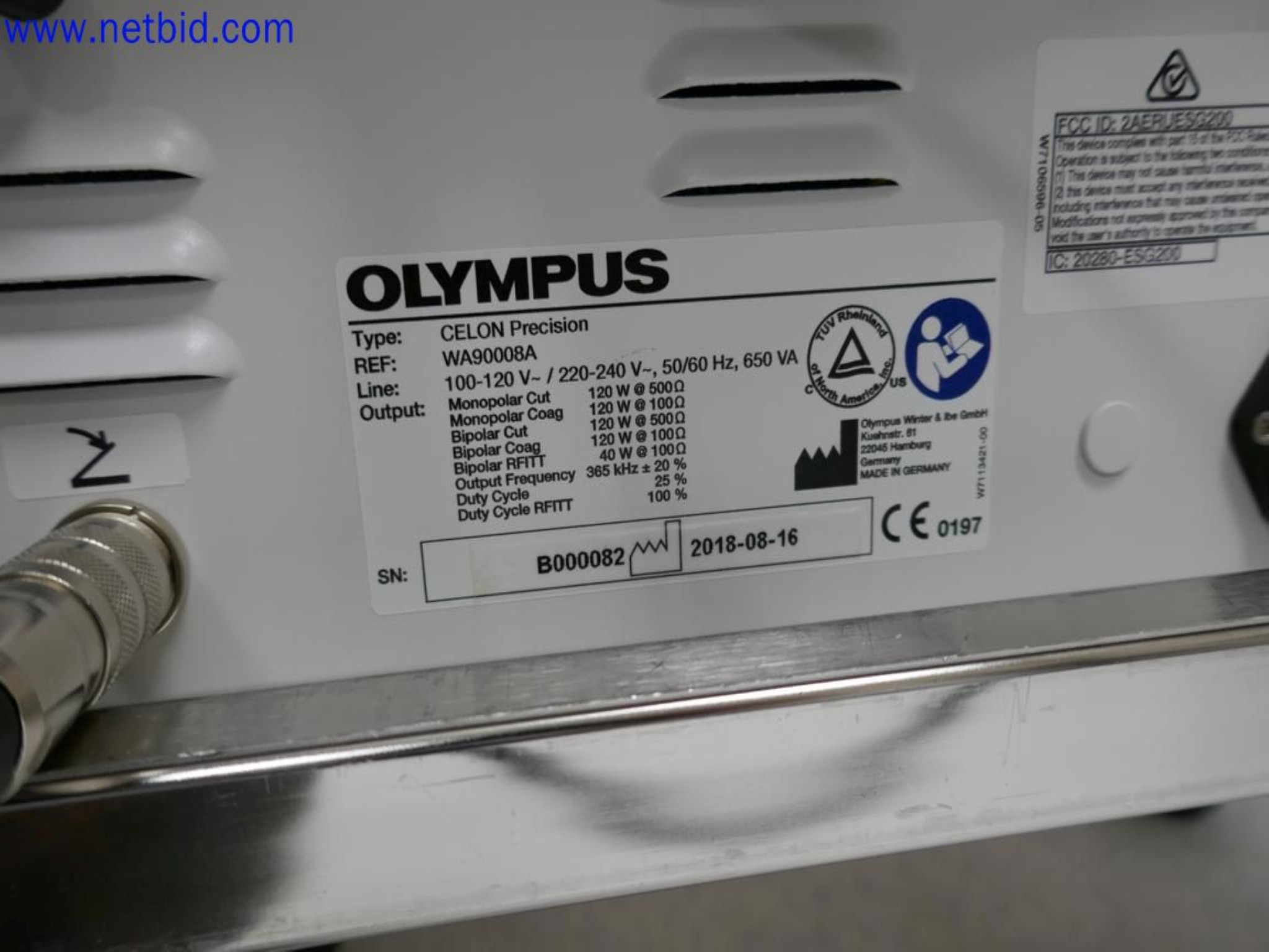 Medyczne urządzenia techniczne, wyposażenie i meble szpitalne-3