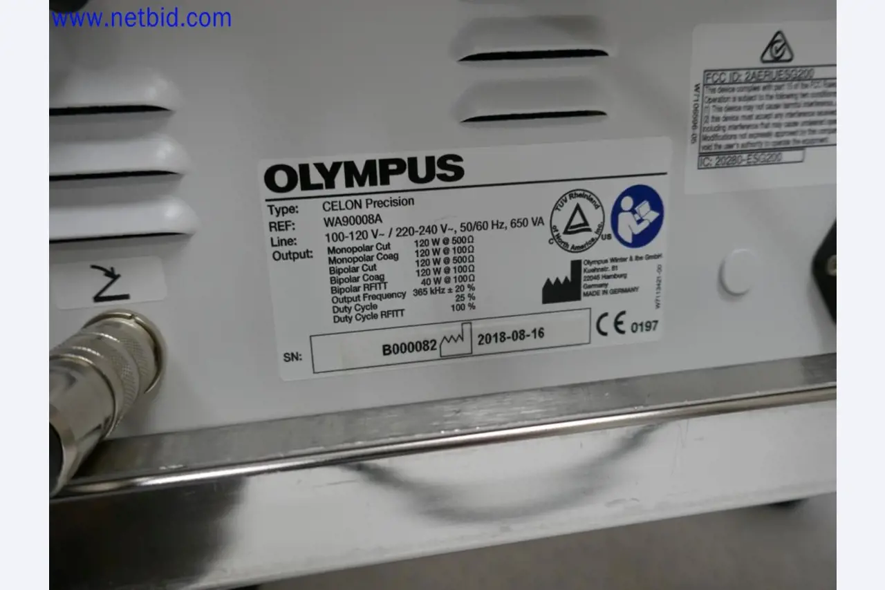 Medizinisch technische Geräte, Einrichtung und Mobiliar eines Krankenhauses-3