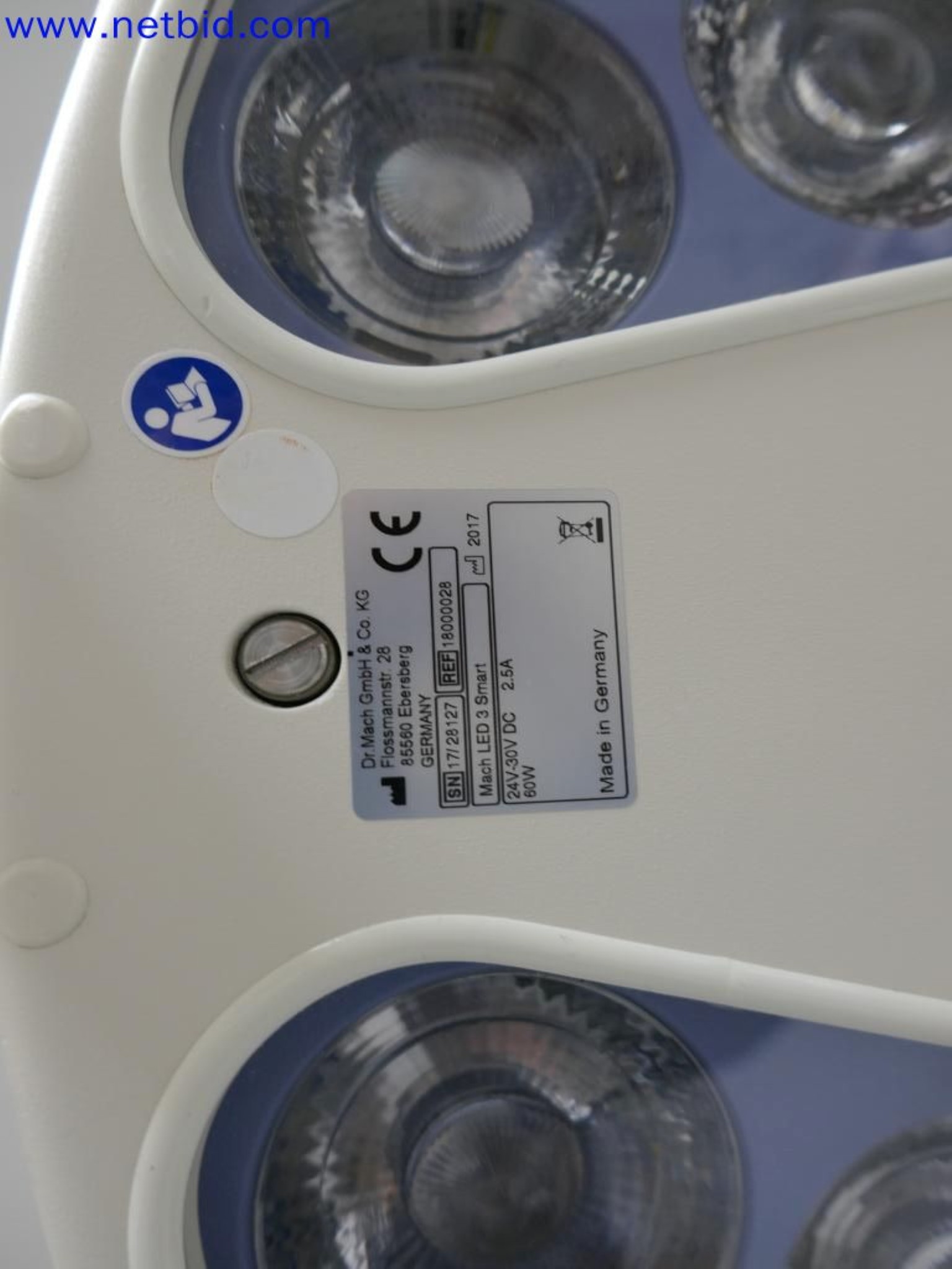 Medyczne urządzenia techniczne, wyposażenie i meble szpitalne-4