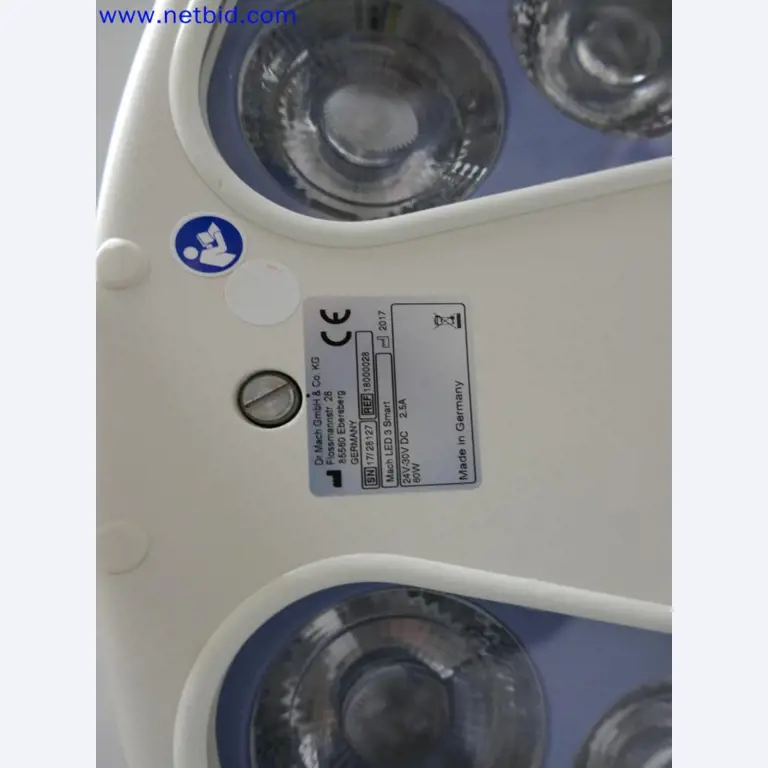 Medyczne urządzenia techniczne, wyposażenie i meble szpitalne-4