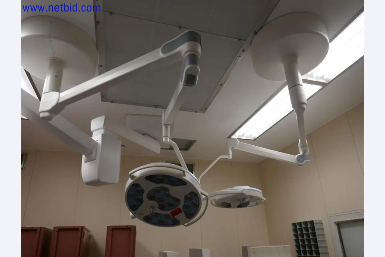 Medyczne urządzenia techniczne, wyposażenie i meble szpitalne-1