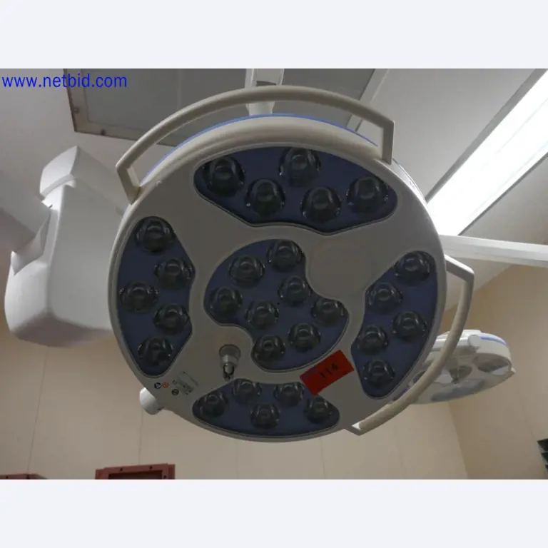 Medyczne urządzenia techniczne, wyposażenie i meble szpitalne-3