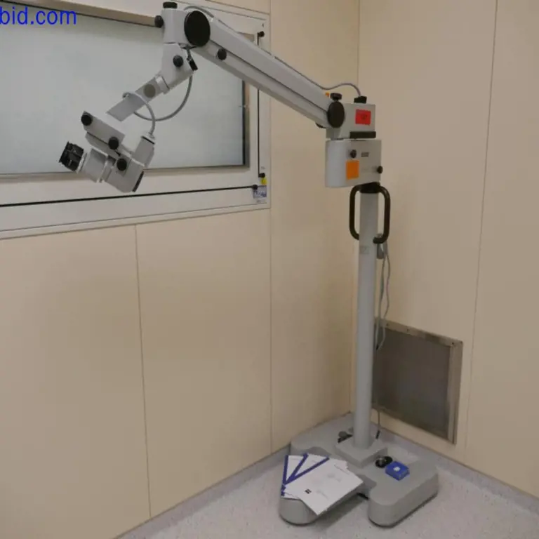 Mobilny mikroskop chirurgiczny Zeiss