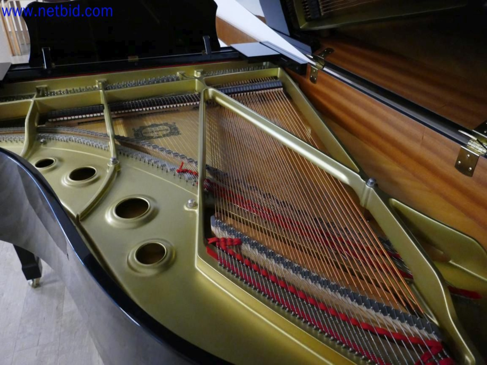 Medyczne urządzenia techniczne, wyposażenie i meble szpitalne-7