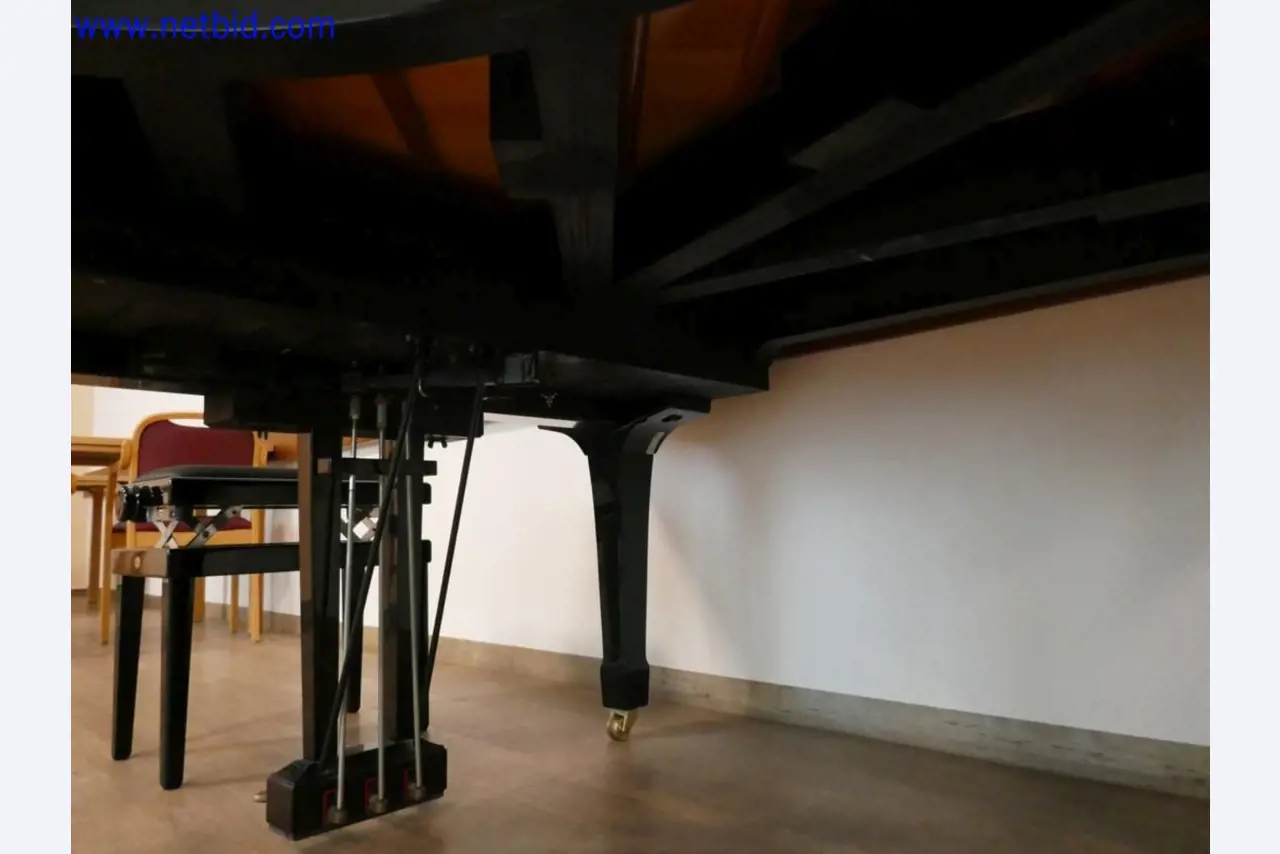 Medyczne urządzenia techniczne, wyposażenie i meble szpitalne-8