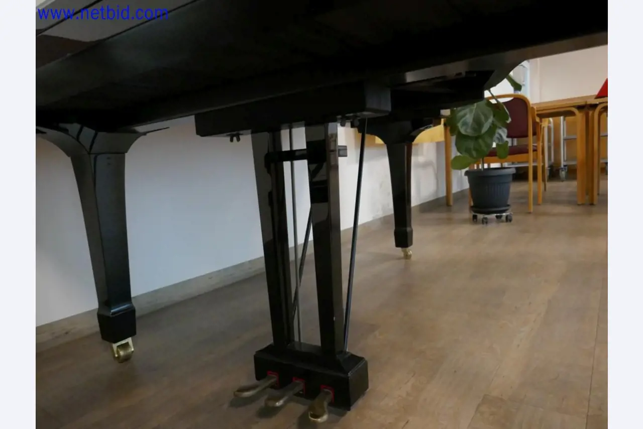 Medyczne urządzenia techniczne, wyposażenie i meble szpitalne-9