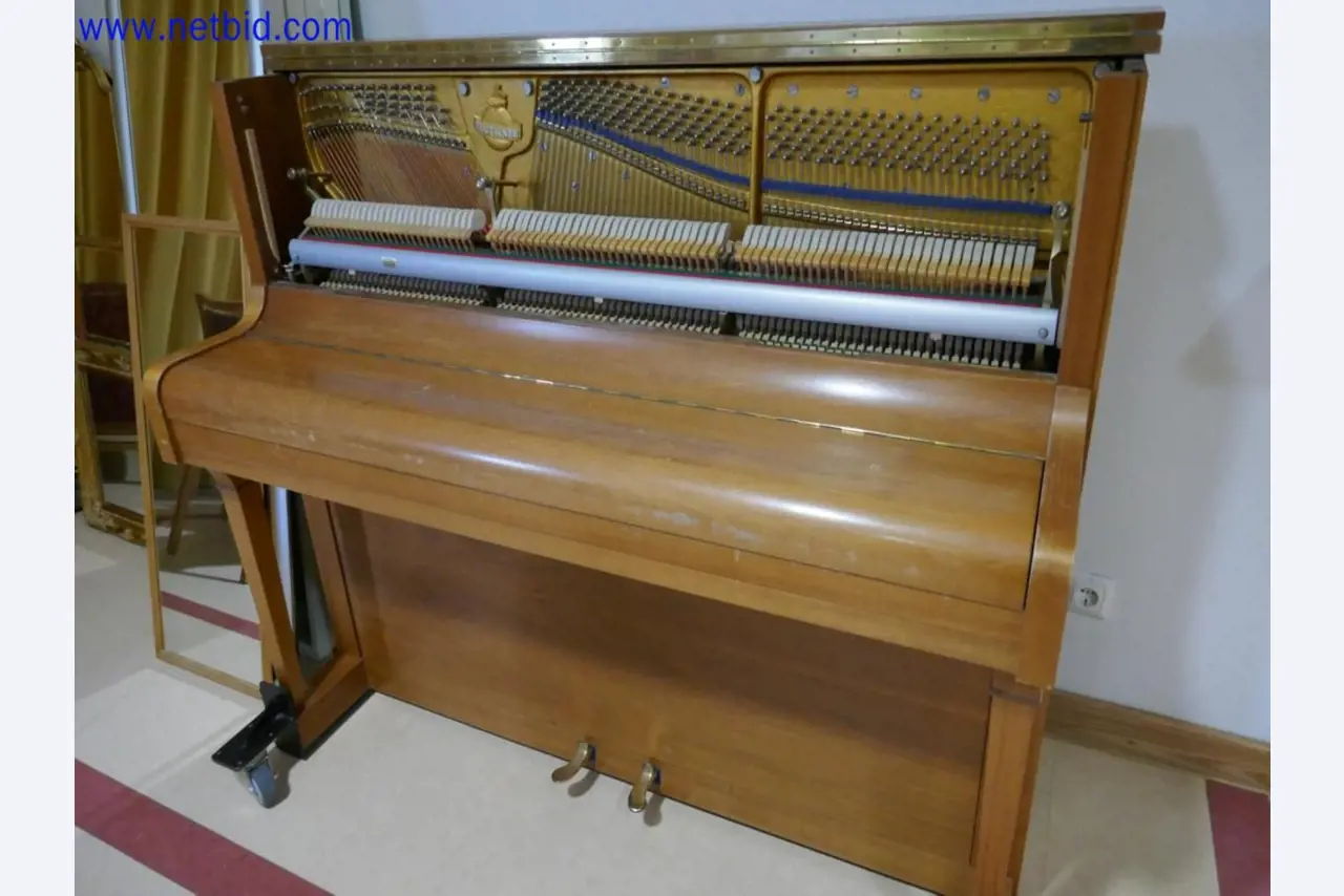 Medyczne urządzenia techniczne, wyposażenie i meble szpitalne-3