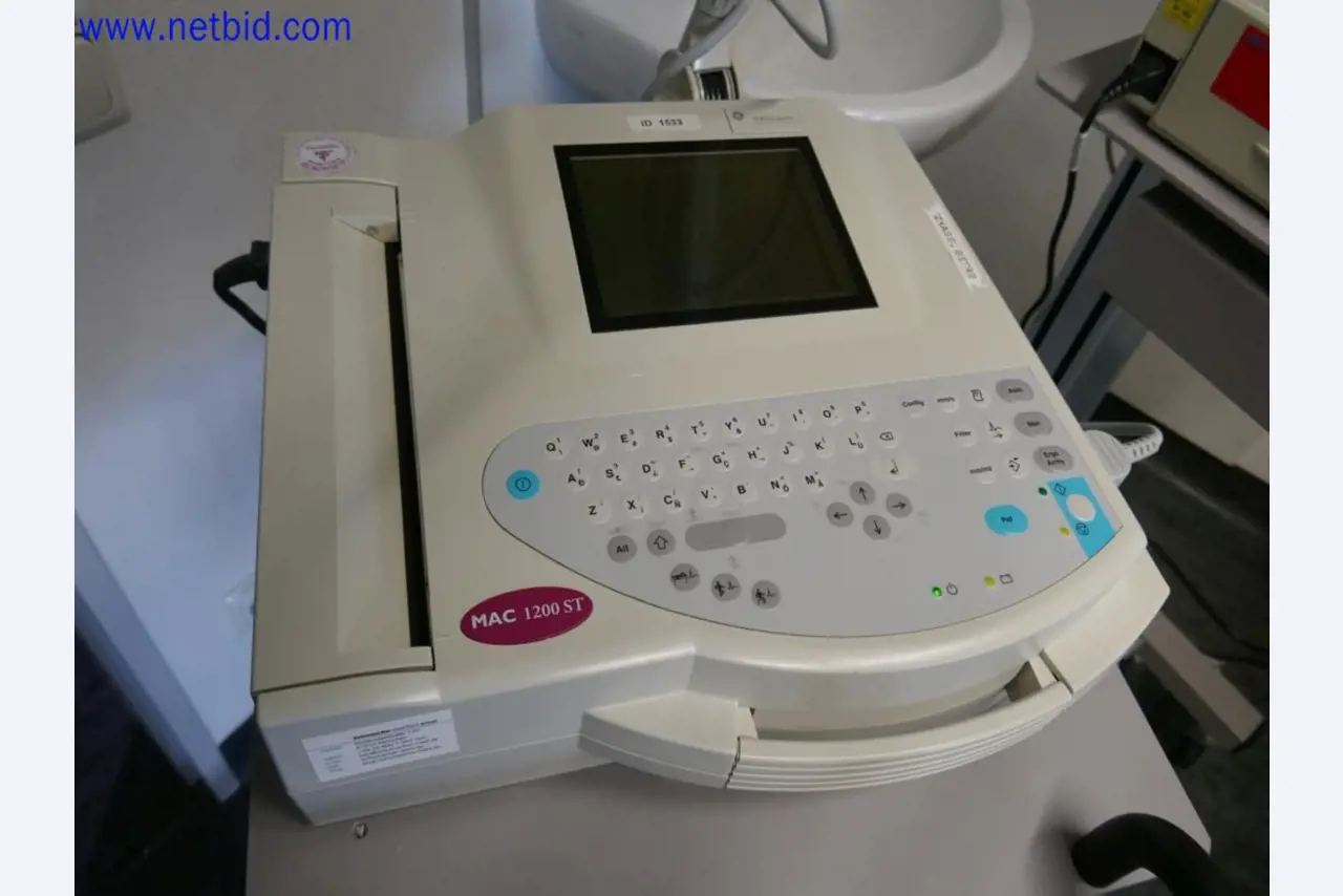 Medyczne urządzenia techniczne, wyposażenie i meble szpitalne-2