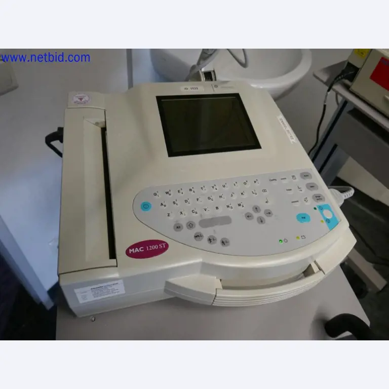 Medyczne urządzenia techniczne, wyposażenie i meble szpitalne-2