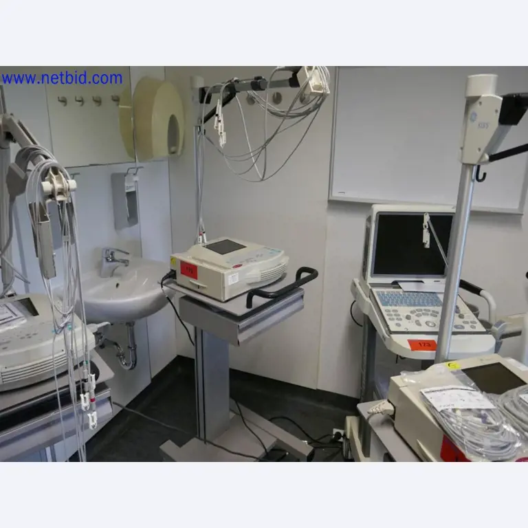 Medyczne urządzenia techniczne, wyposażenie i meble szpitalne-1