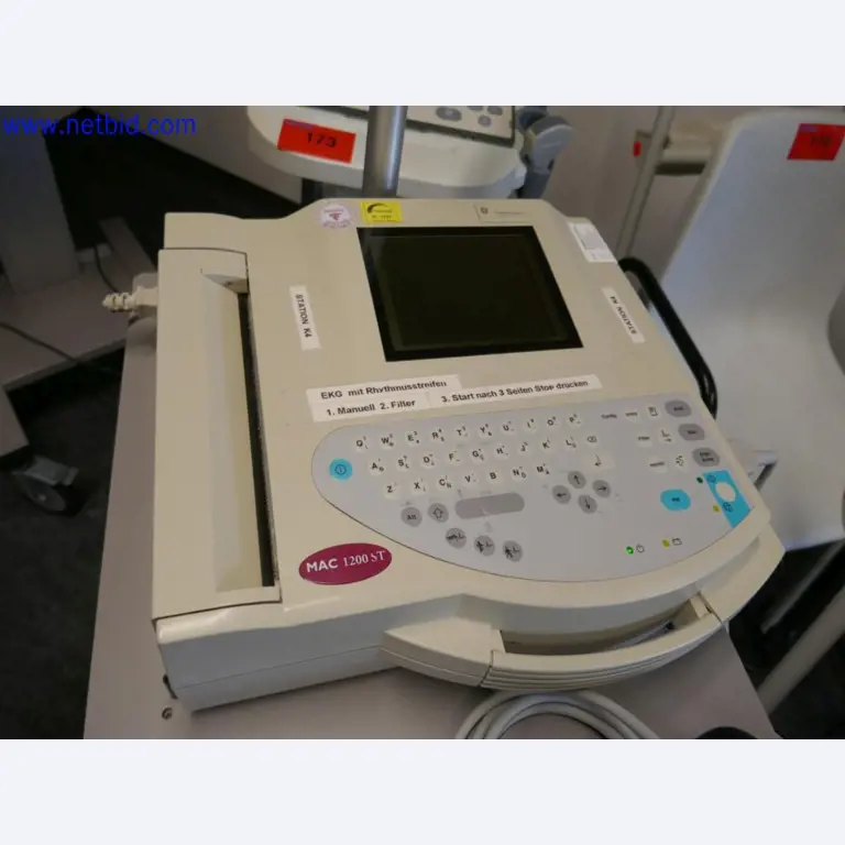 Medyczne urządzenia techniczne, wyposażenie i meble szpitalne-2