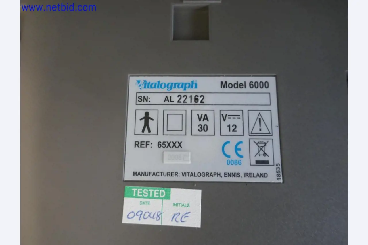 Medyczne urządzenia techniczne, wyposażenie i meble szpitalne-2