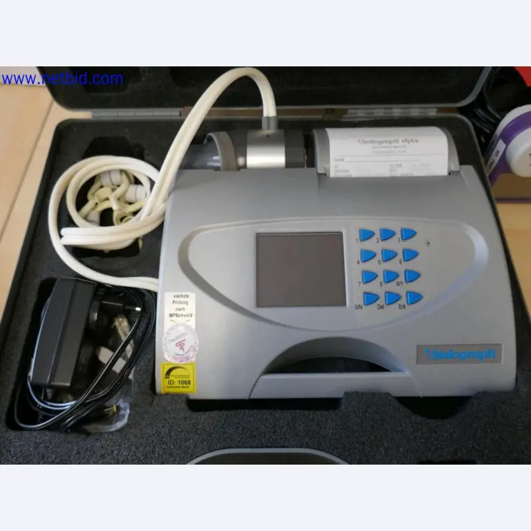 Medyczne urządzenia techniczne, wyposażenie i meble szpitalne-3