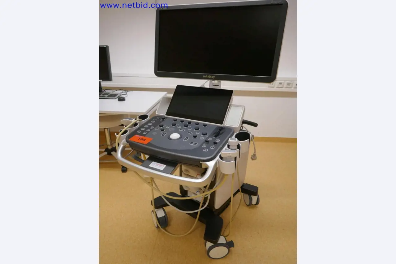 Medyczne urządzenia techniczne, wyposażenie i meble szpitalne-5