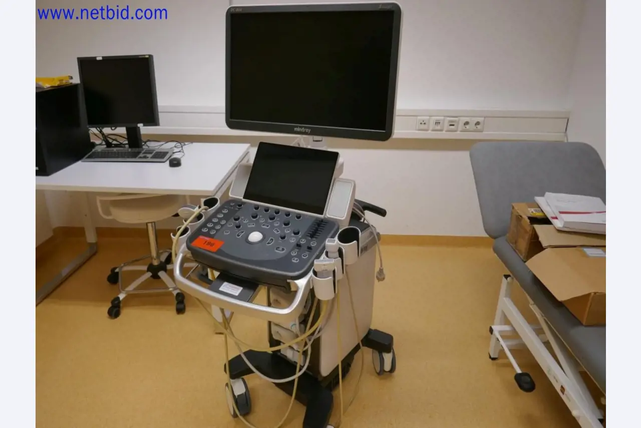 Medyczne urządzenia techniczne, wyposażenie i meble szpitalne-6