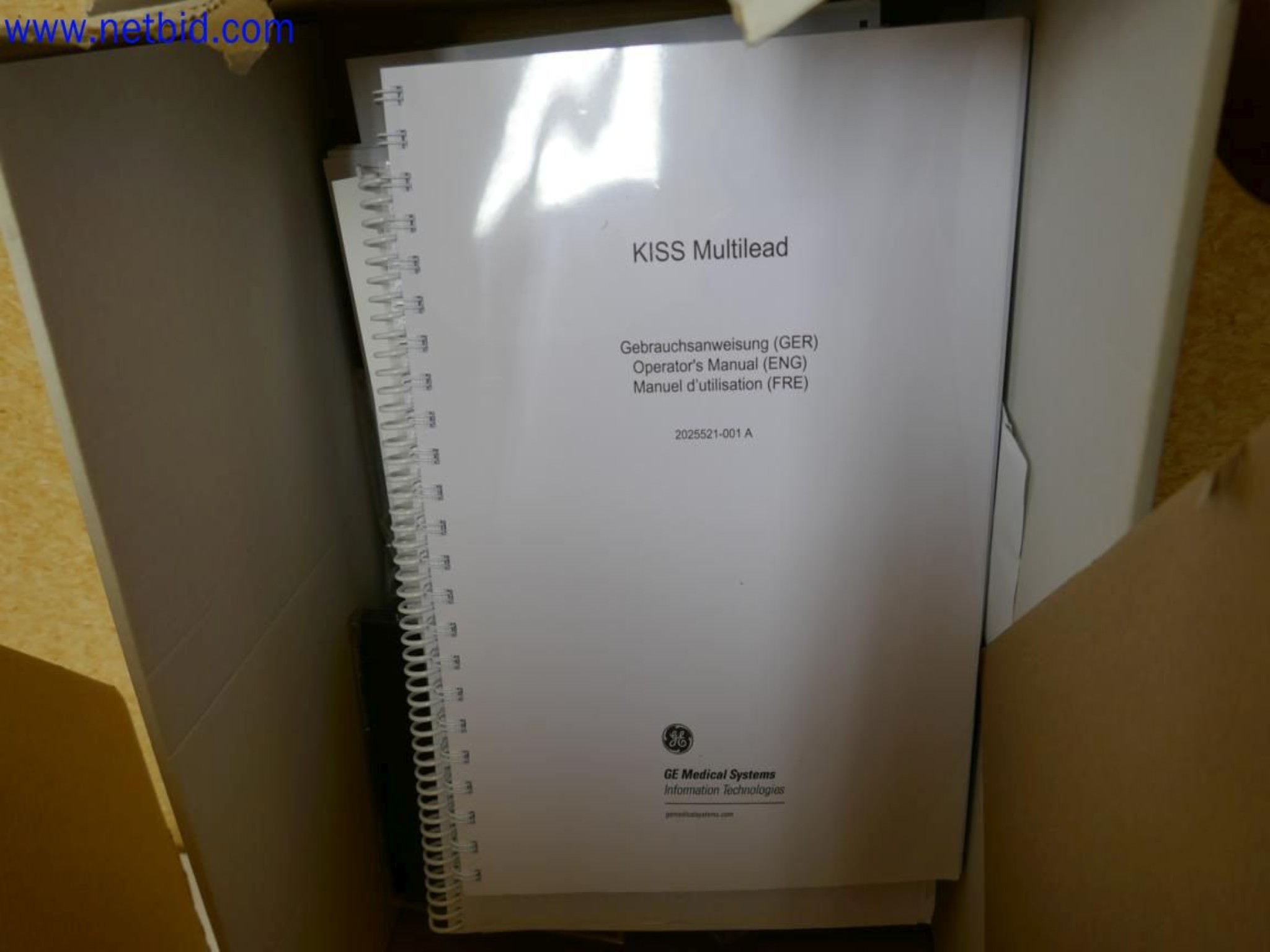 Medyczne urządzenia techniczne, wyposażenie i meble szpitalne-1