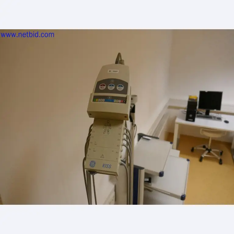 Medyczne urządzenia techniczne, wyposażenie i meble szpitalne-2