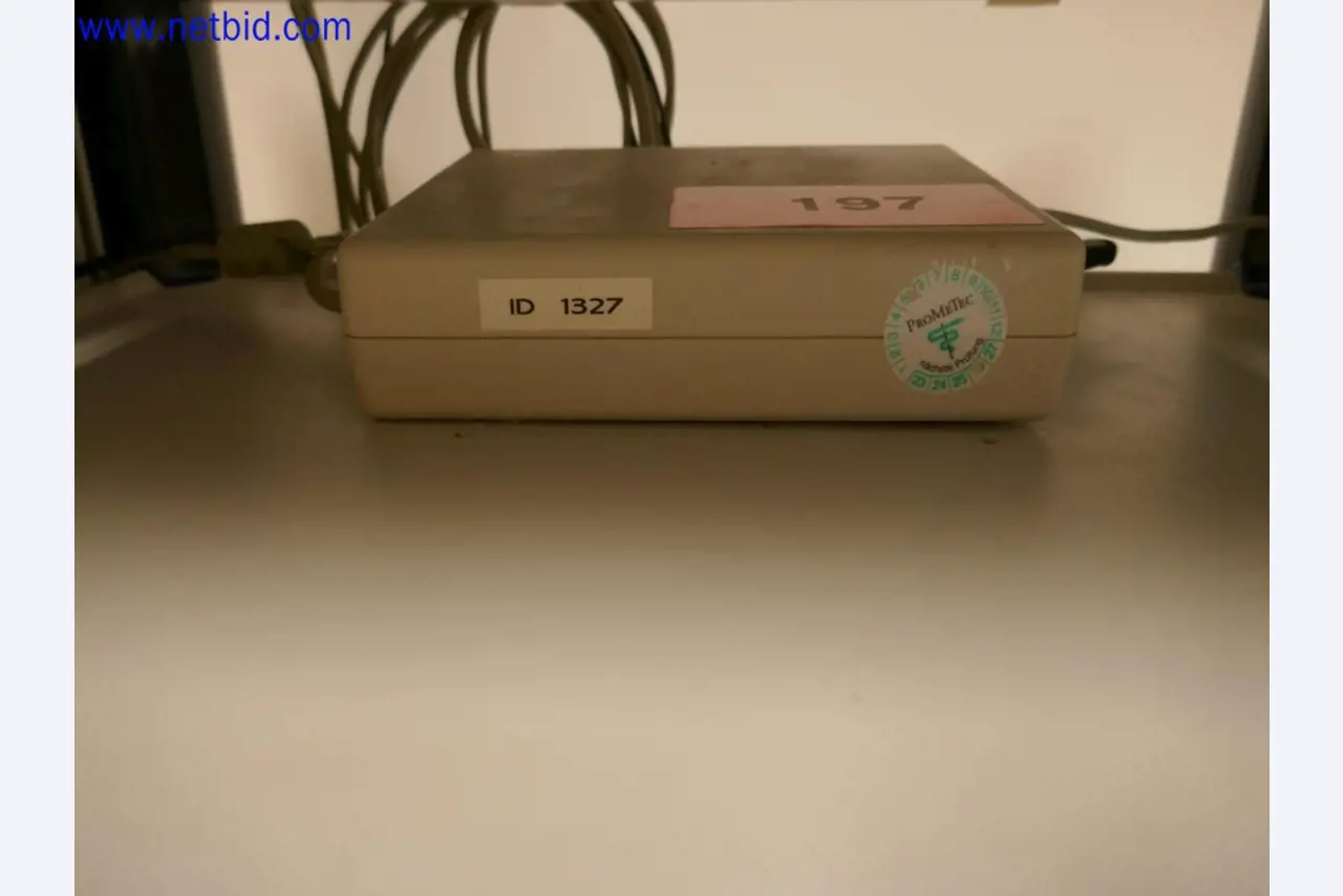 Medyczne urządzenia techniczne, wyposażenie i meble szpitalne-3