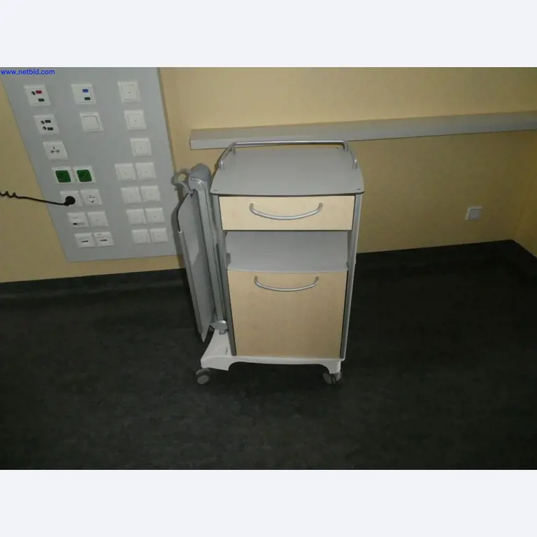 Medyczne urządzenia techniczne, wyposażenie i meble szpitalne-2