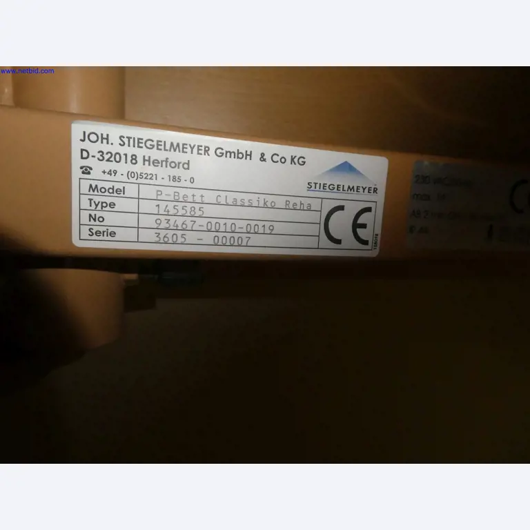 Medyczne urządzenia techniczne, wyposażenie i meble szpitalne-4